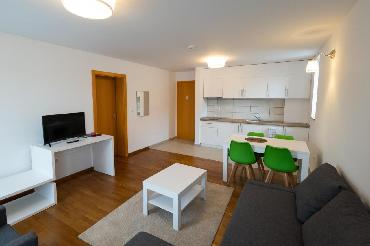 Merkur Apartments - Self Check-In ミエルクレア＝チュク エクステリア 写真